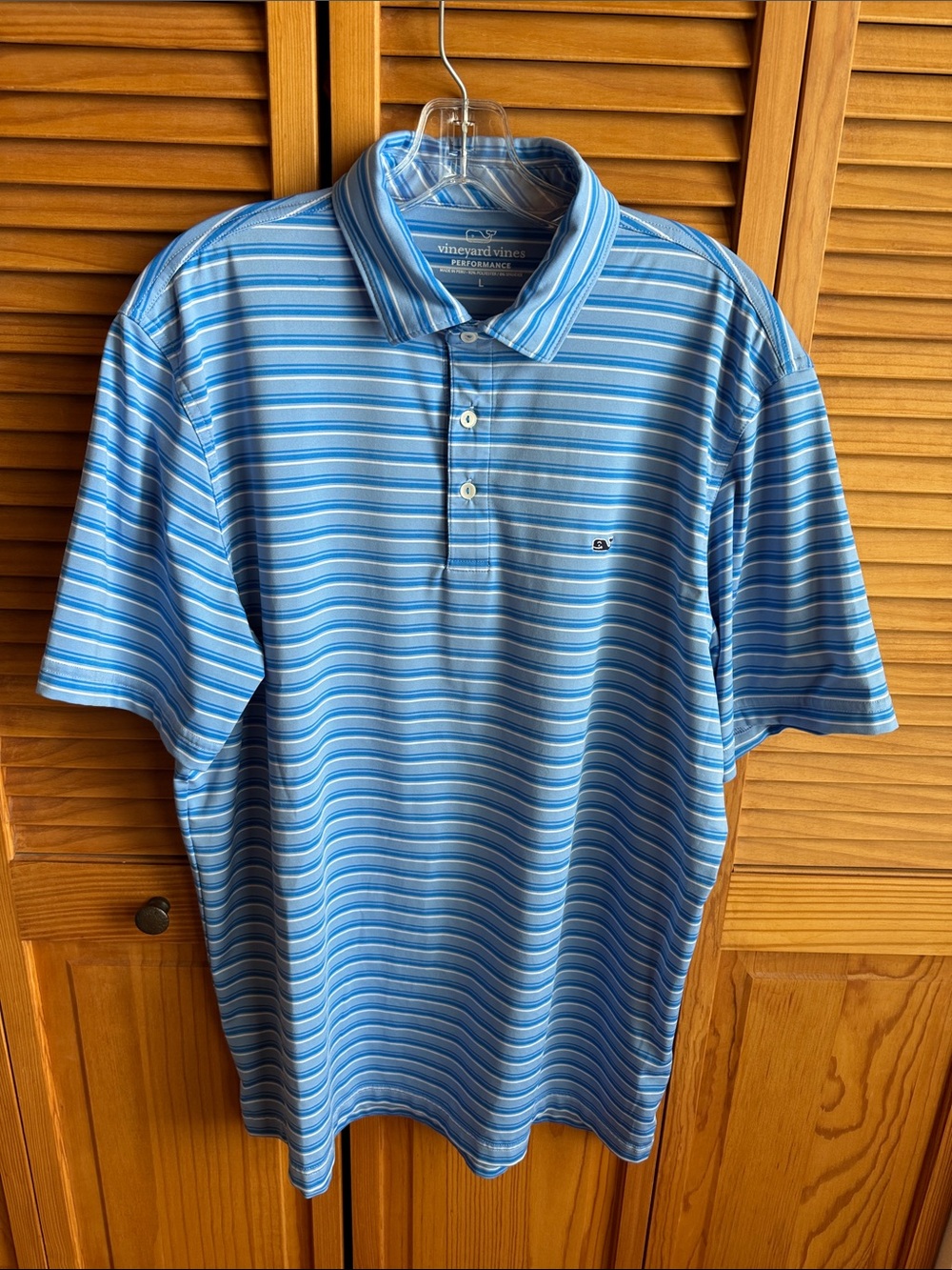 Vineyard Vines Men's Light and Medium Blue Striped Polo